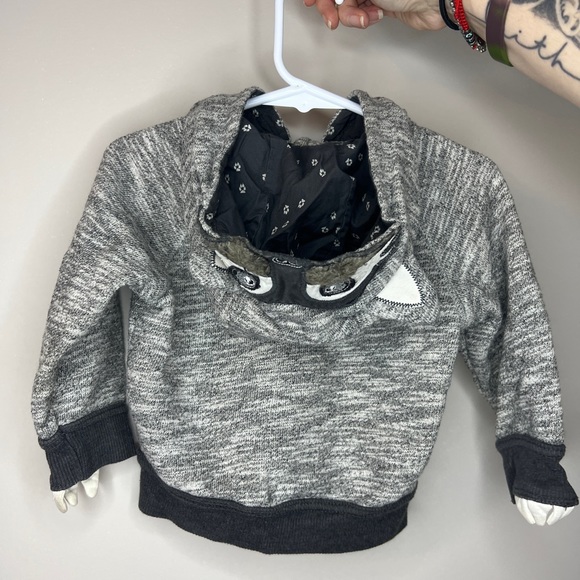 Oshkosh Zipup Big Bad Wolf Raccoon Sweater - Picture 4 of 8